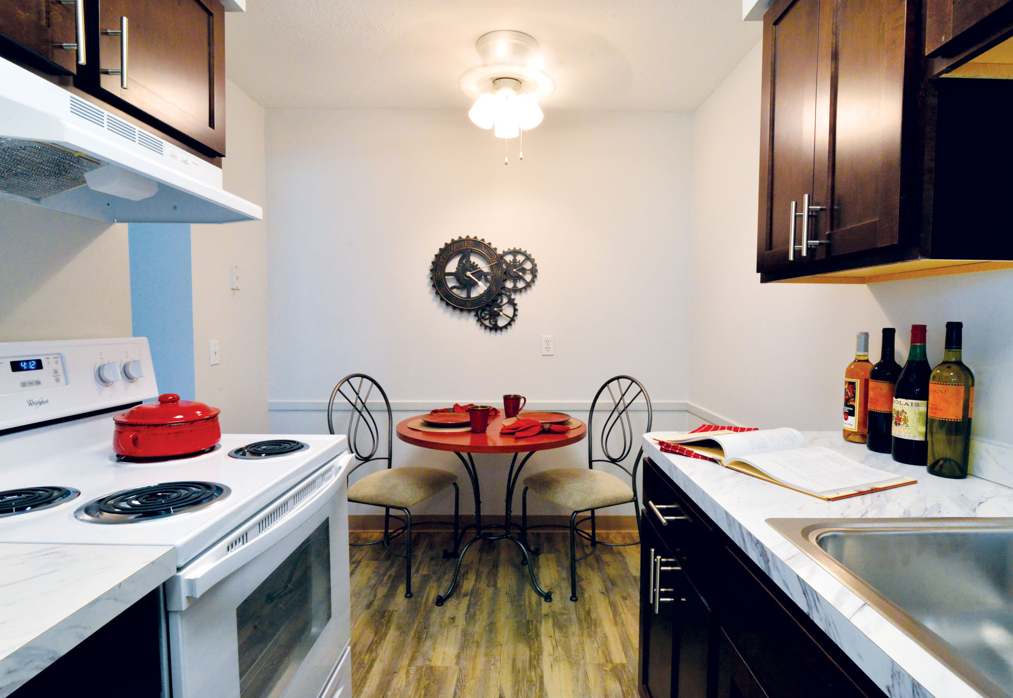 A kitchen at Chestnut Lake apartments in Strongsville, OH