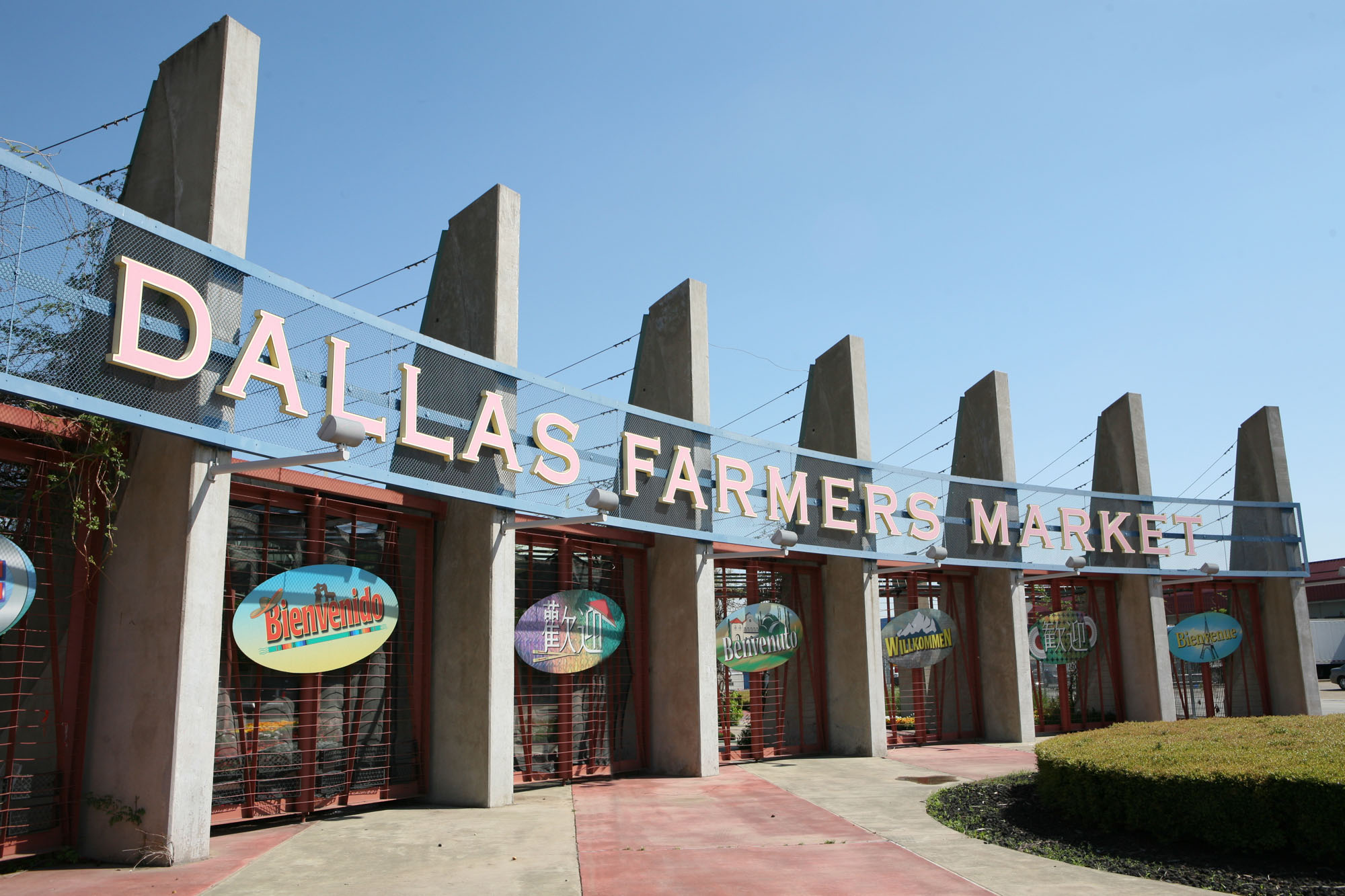 Dallas Farmers Market near The Element apartments neighborhood