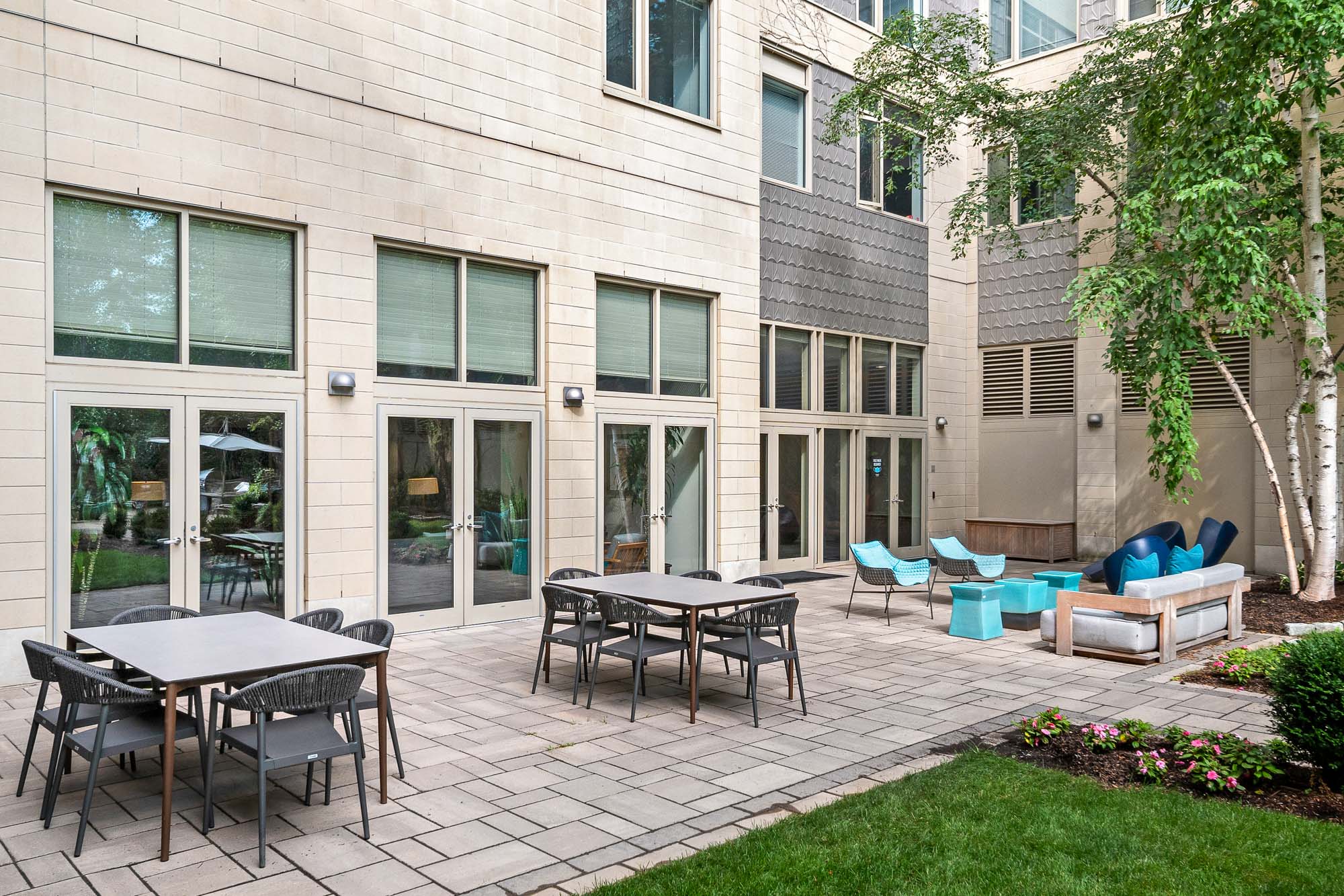 Outdoor Seating area at 91 Sidney apartments in Cambridge, Massachusetts