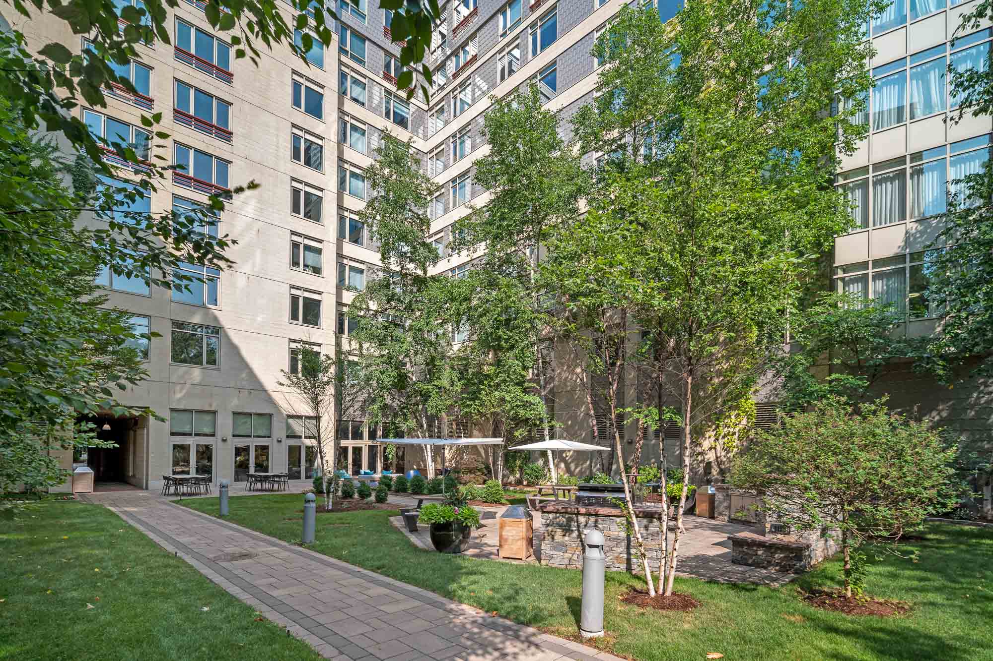 Grilling Area area at 91 Sidney apartments in Cambridge, Massachusetts