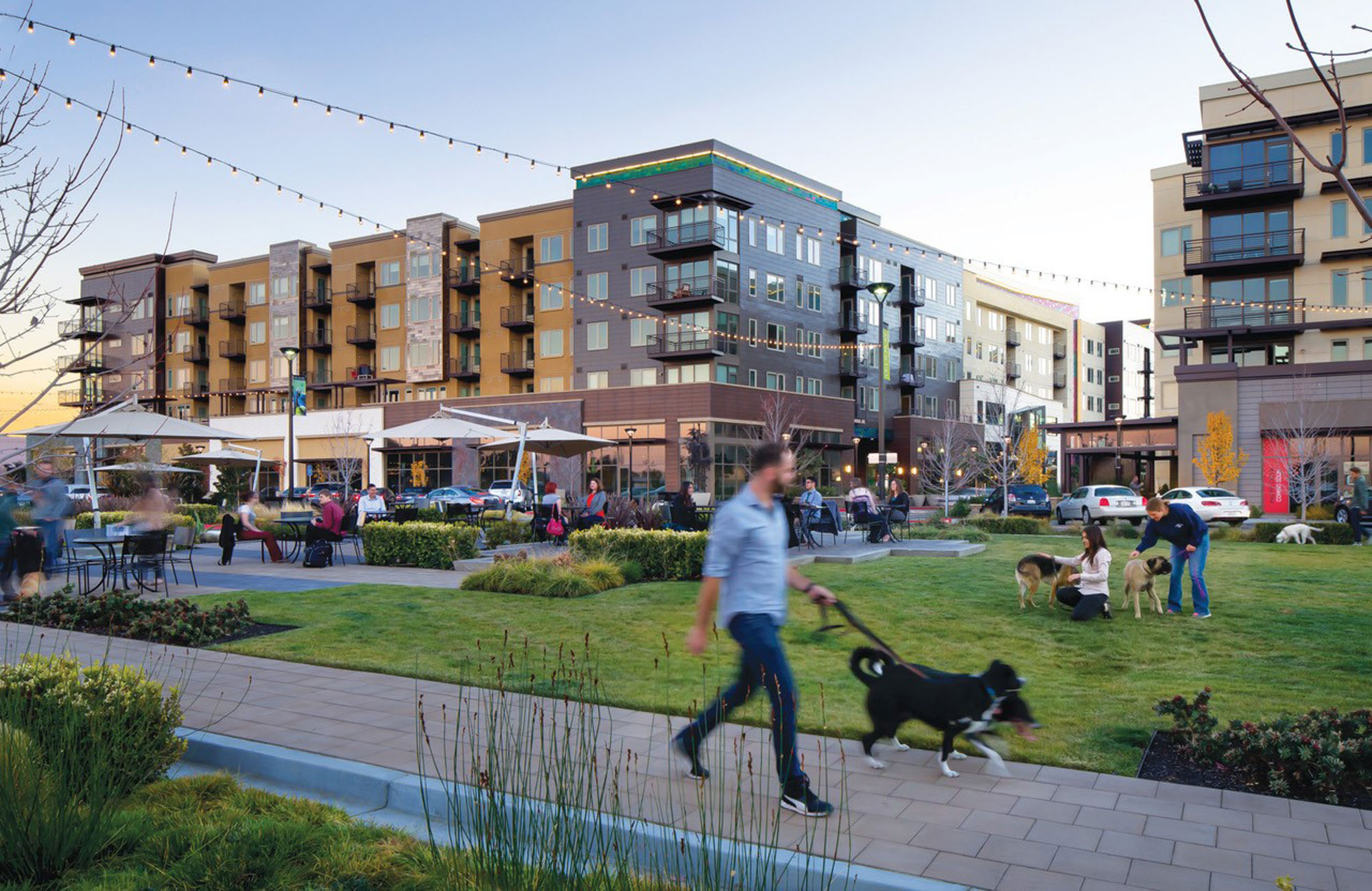 Outdoor courtyard by Village of Residences apartments in Mountain View, CA